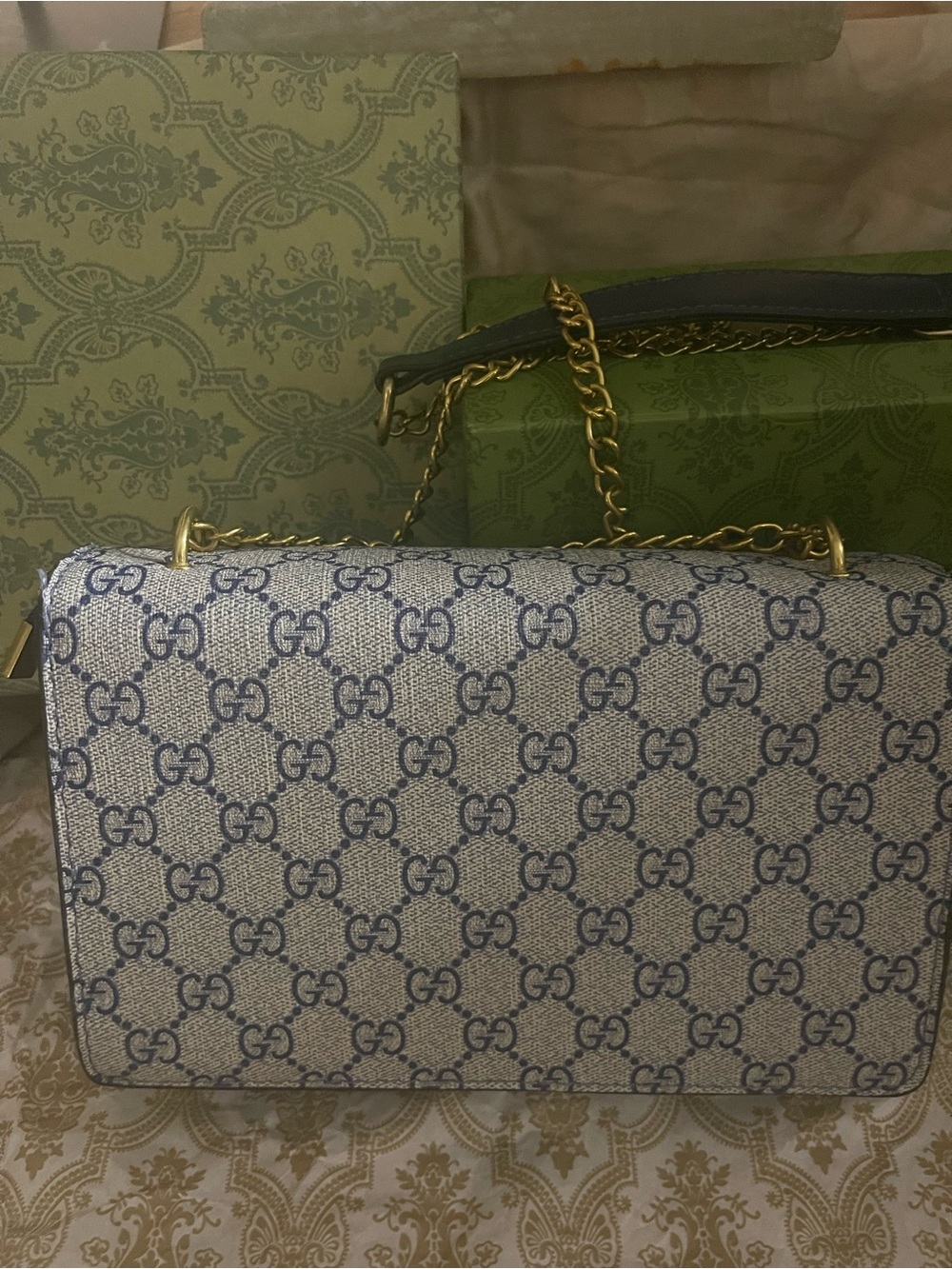 NWOT Elegant Blue Supreme Shoulder Bag with Gold Hardware - Picture 5 of 7